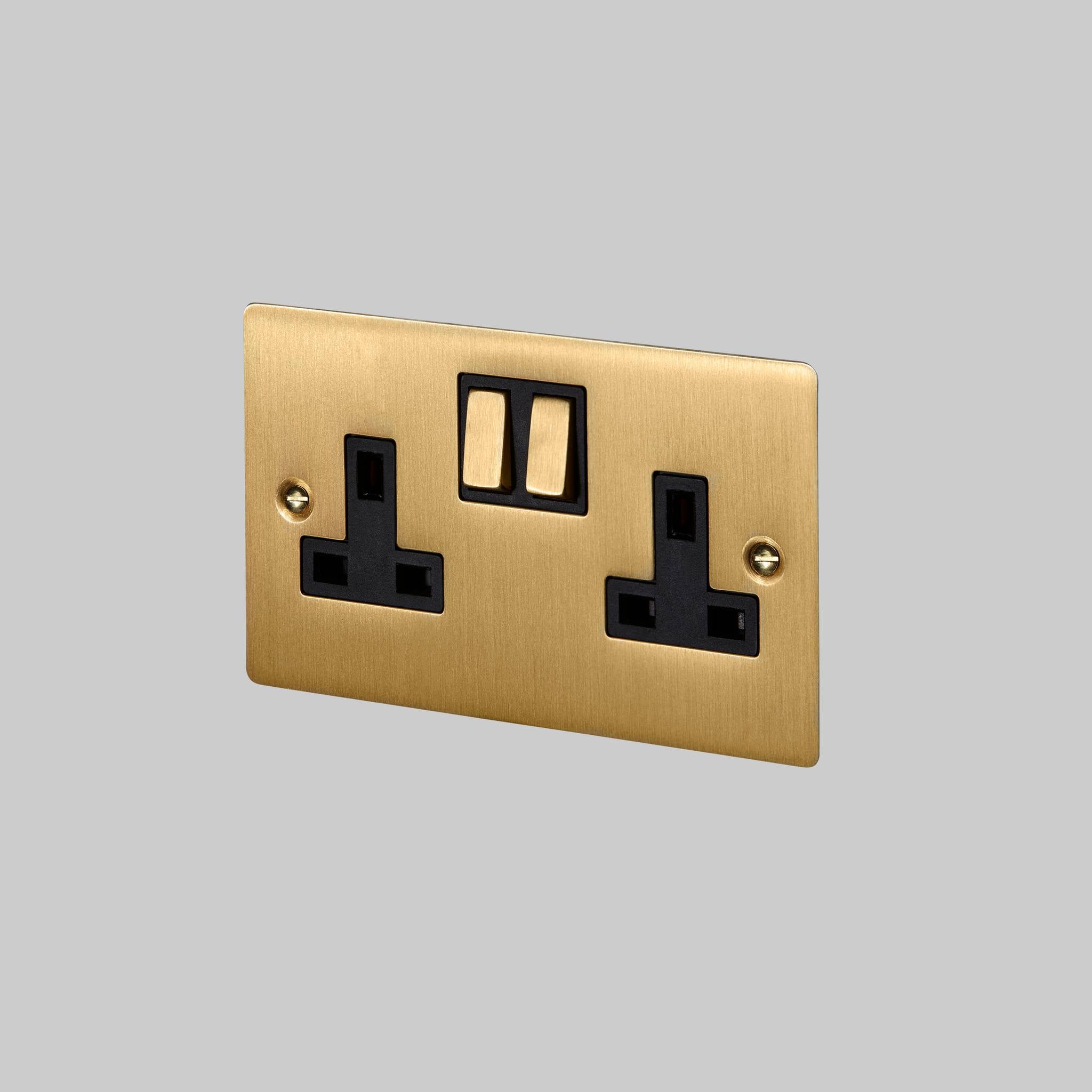 2G UK PLUG SOCKET