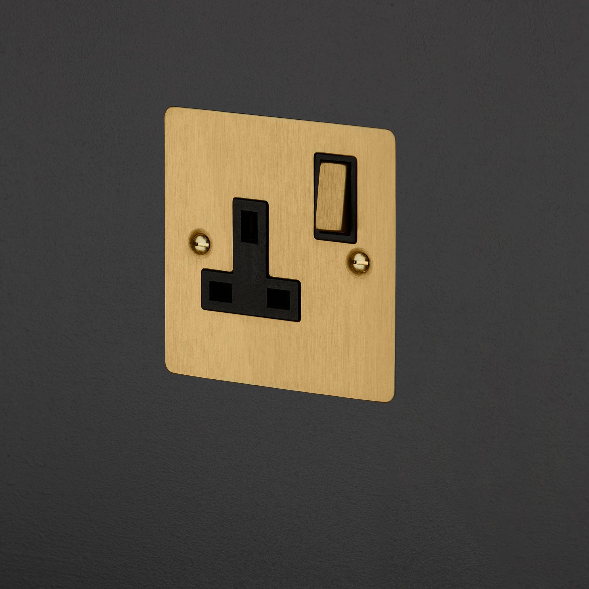 1G UK PLUG SOCKET