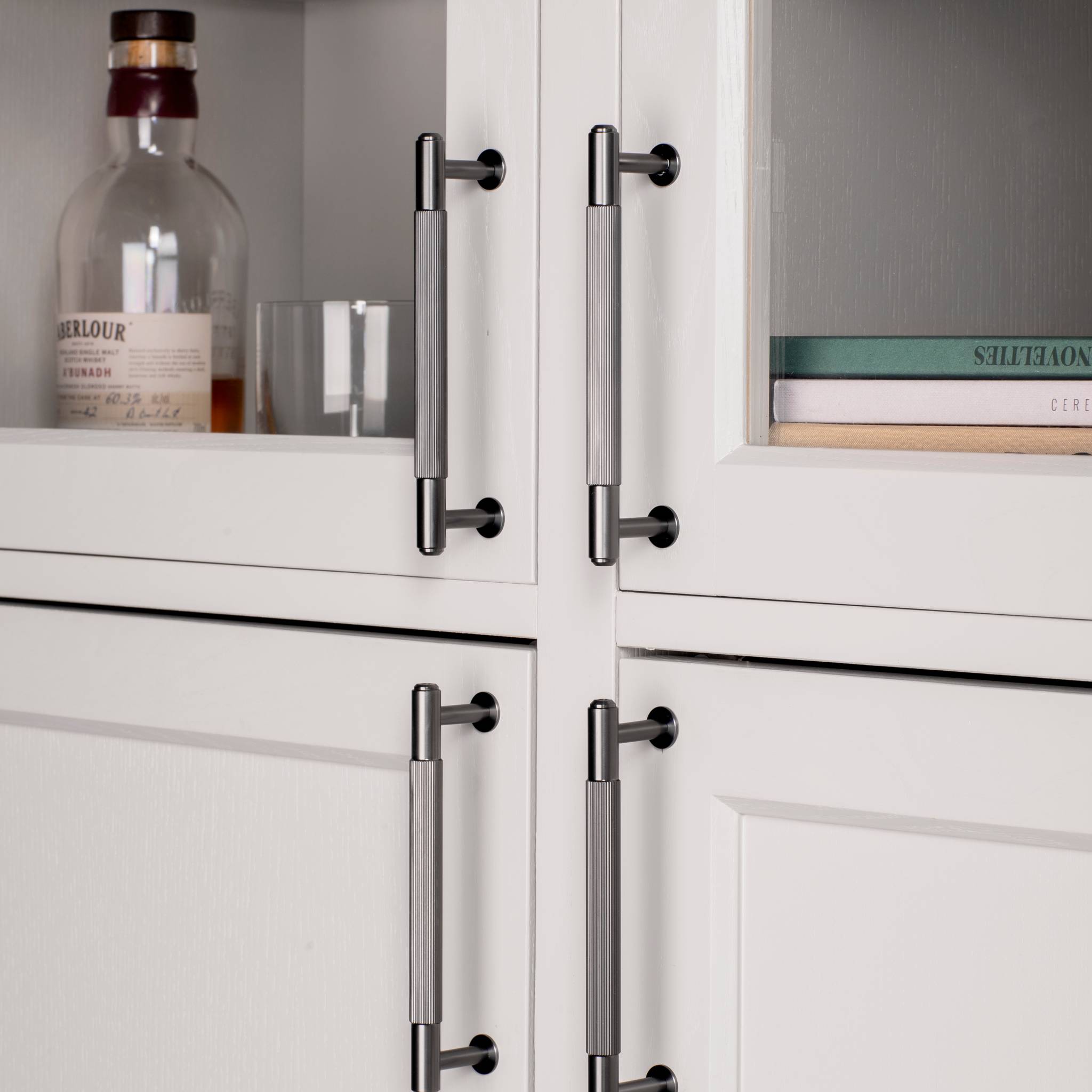 PULL BAR / LINEAR / LARGE / PACK OF 8 / TRADE PACK / UNBOXED