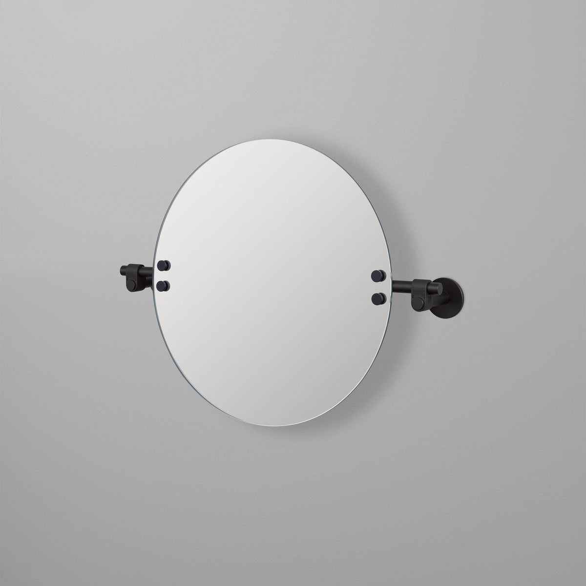 MIRROR CAST