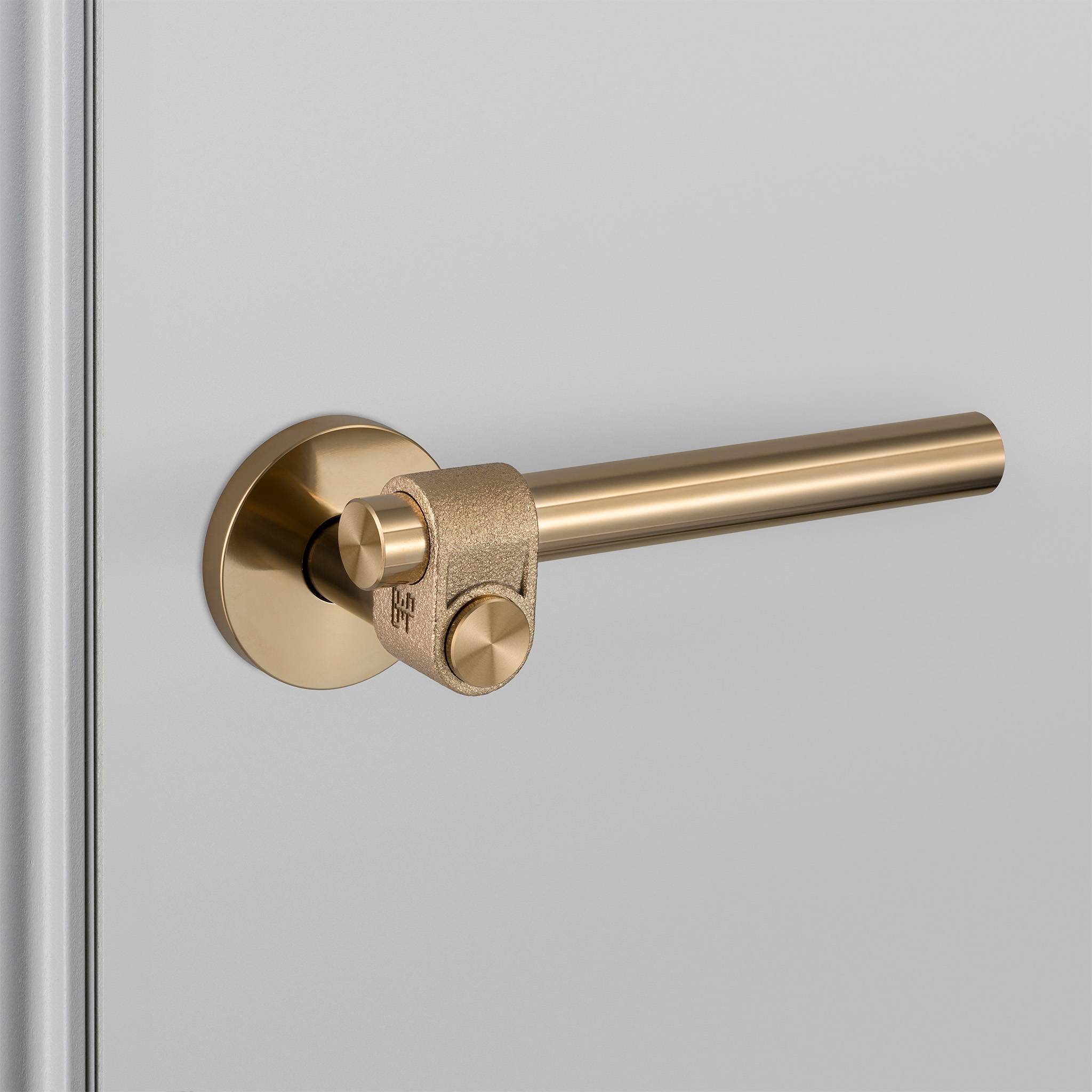 DOOR HANDLE SET / CAST / SPRUNG