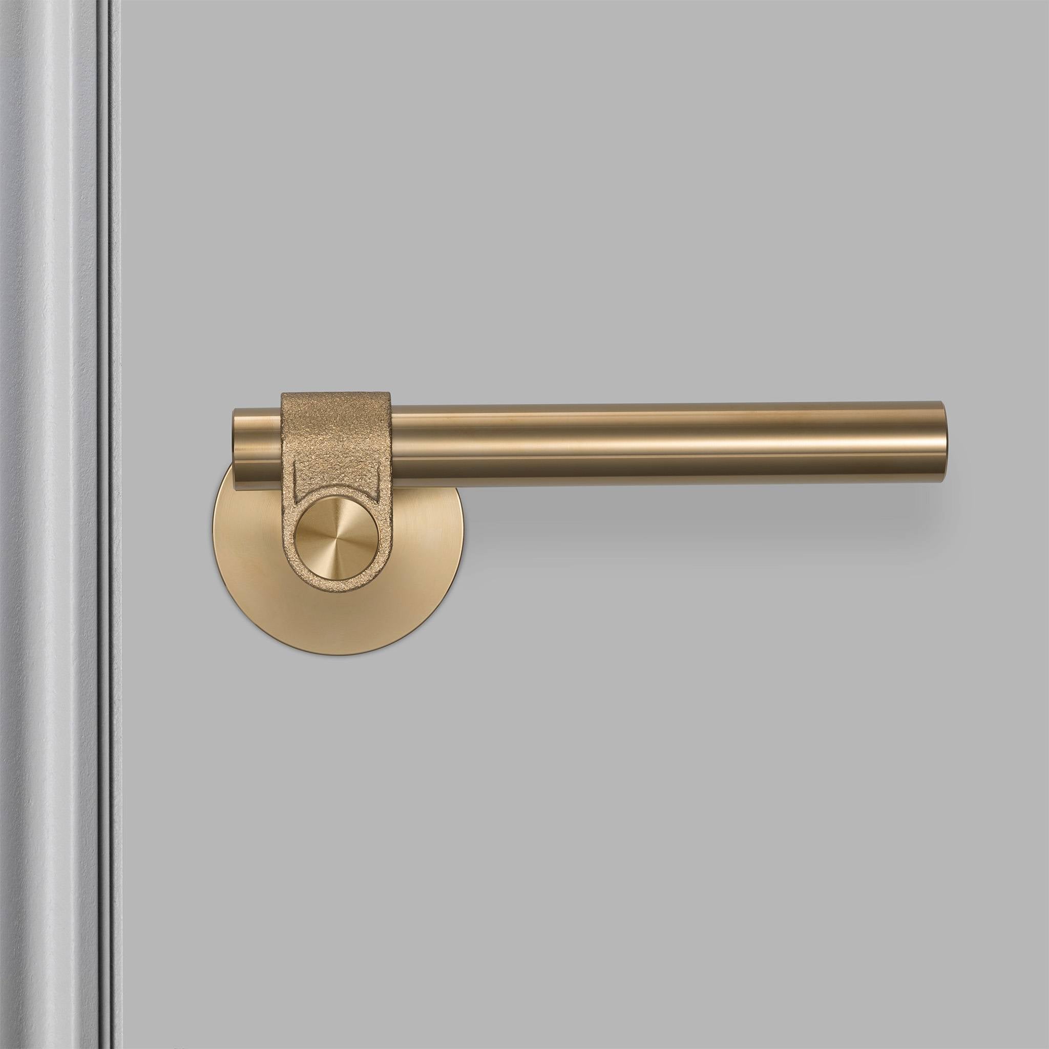 DOOR HANDLE SET / CAST / SPRUNG