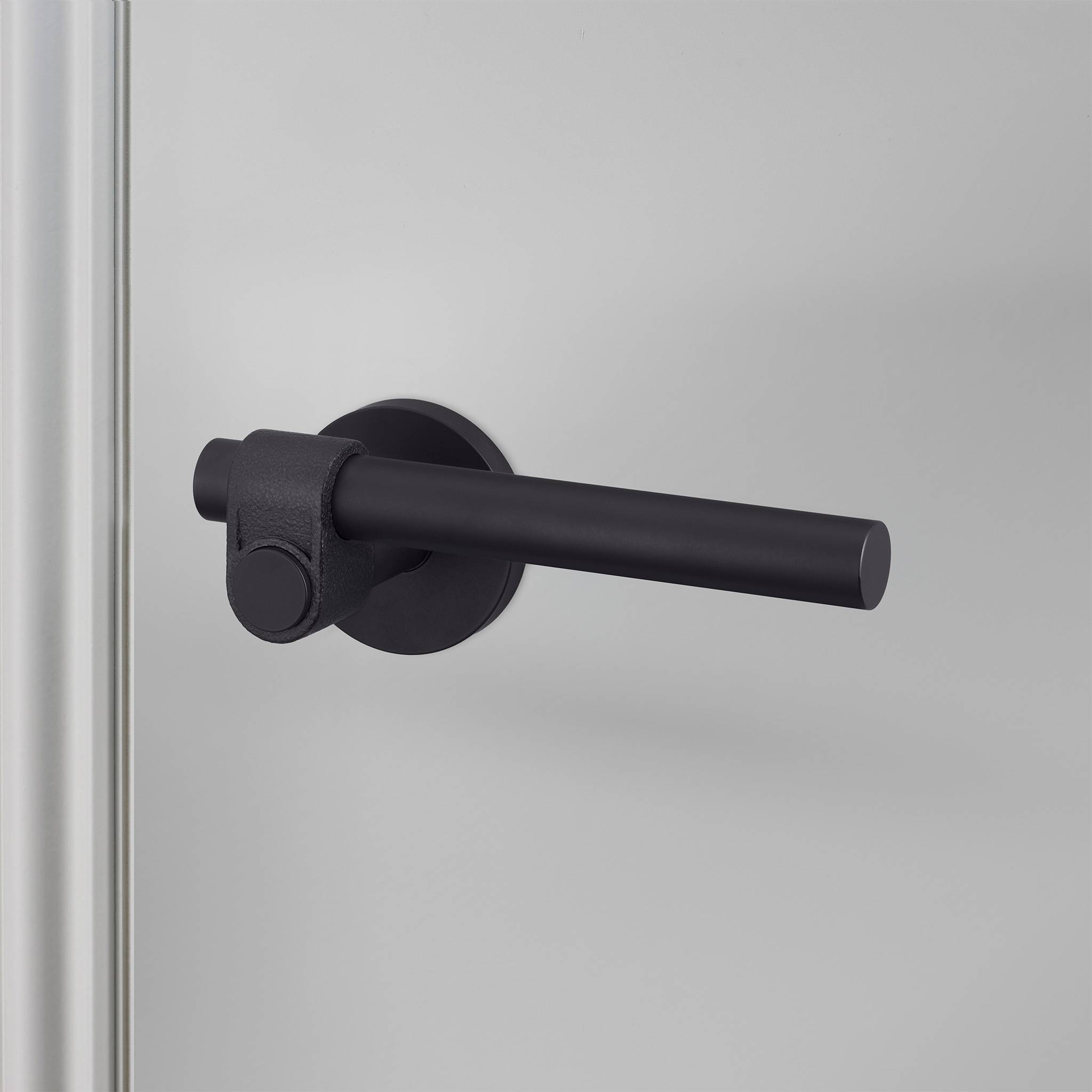 DOOR HANDLE SET / CAST / SPRUNG