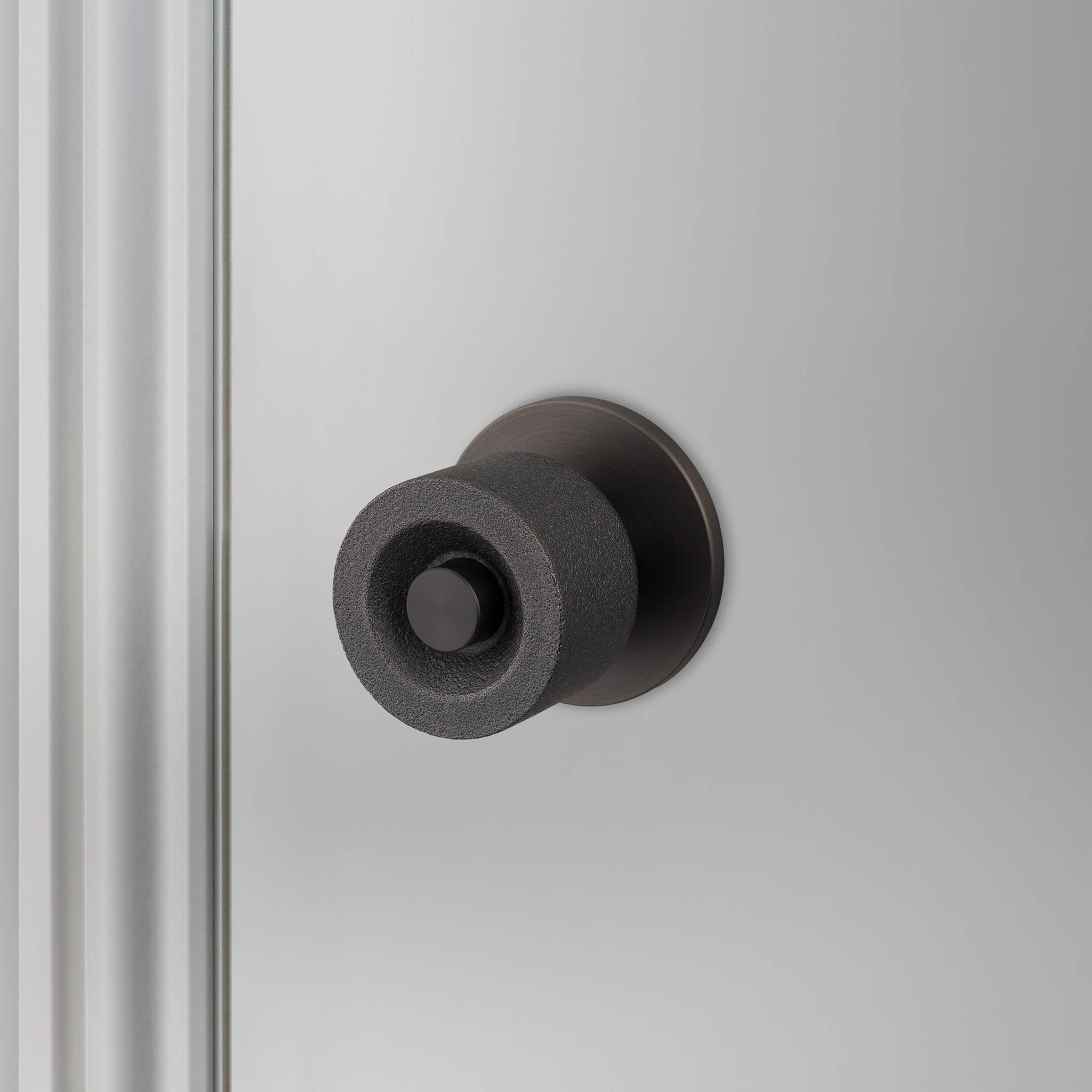 DOOR KNOB SET / CAST