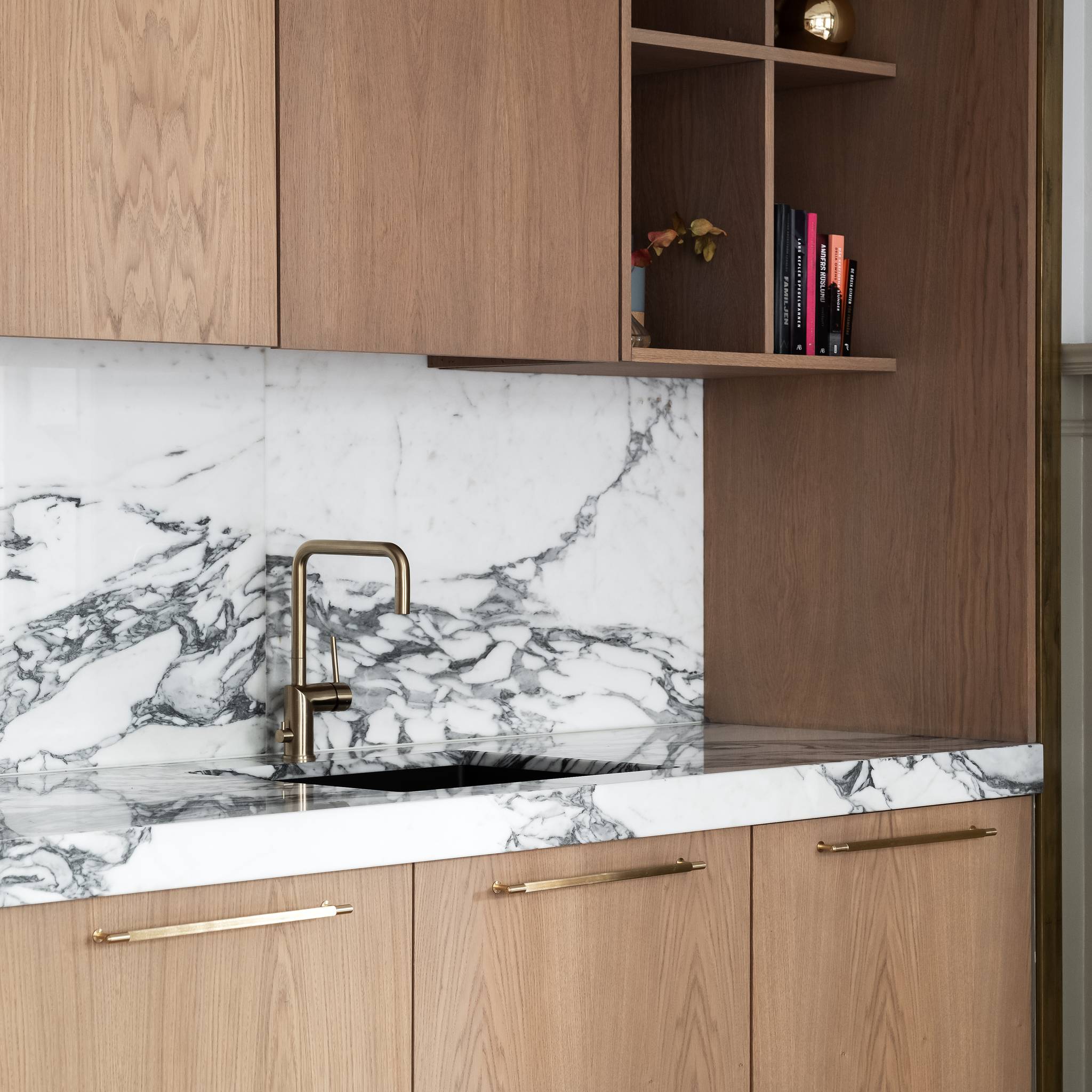 PULL BAR / LINEAR / LARGE / PACK OF 8 / TRADE PACK / UNBOXED