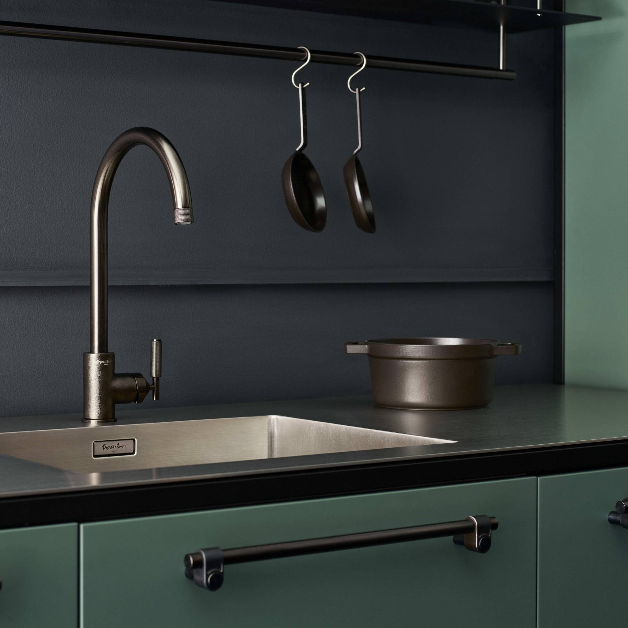 UK KITCHEN TAP / MIXER / LINEAR