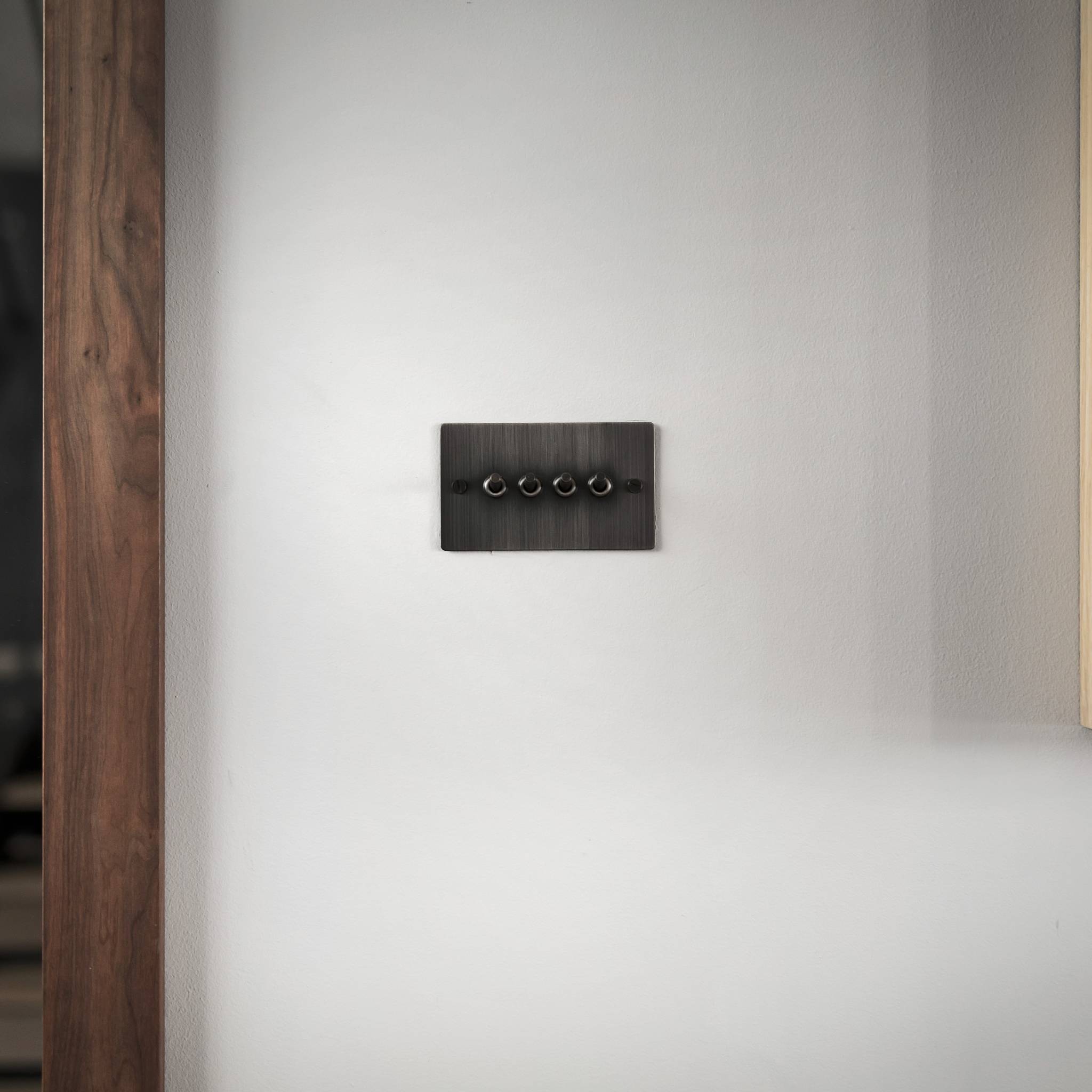 4G TOGGLE / CROSS / SMOKED BRONZE