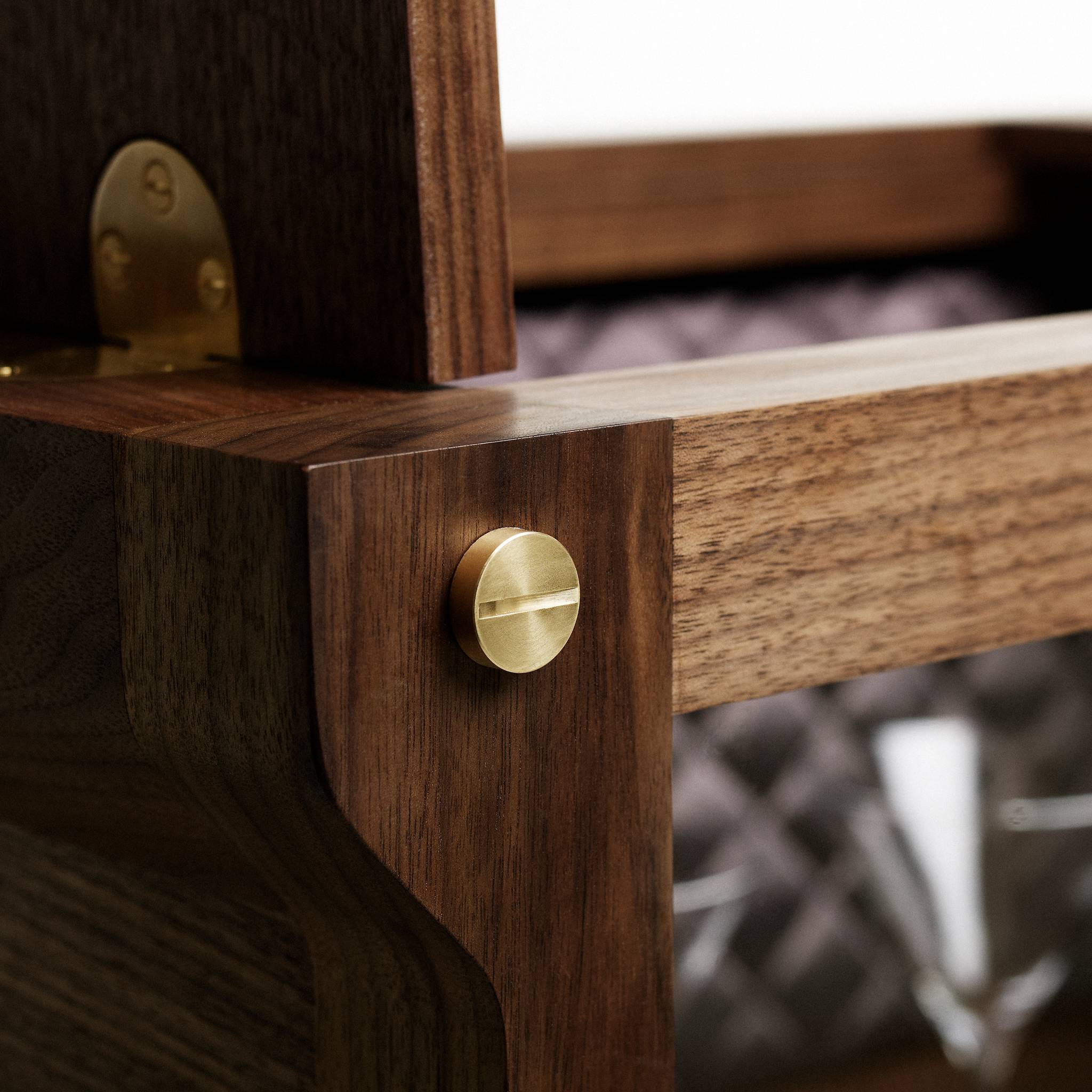 #Finish_American Walnut