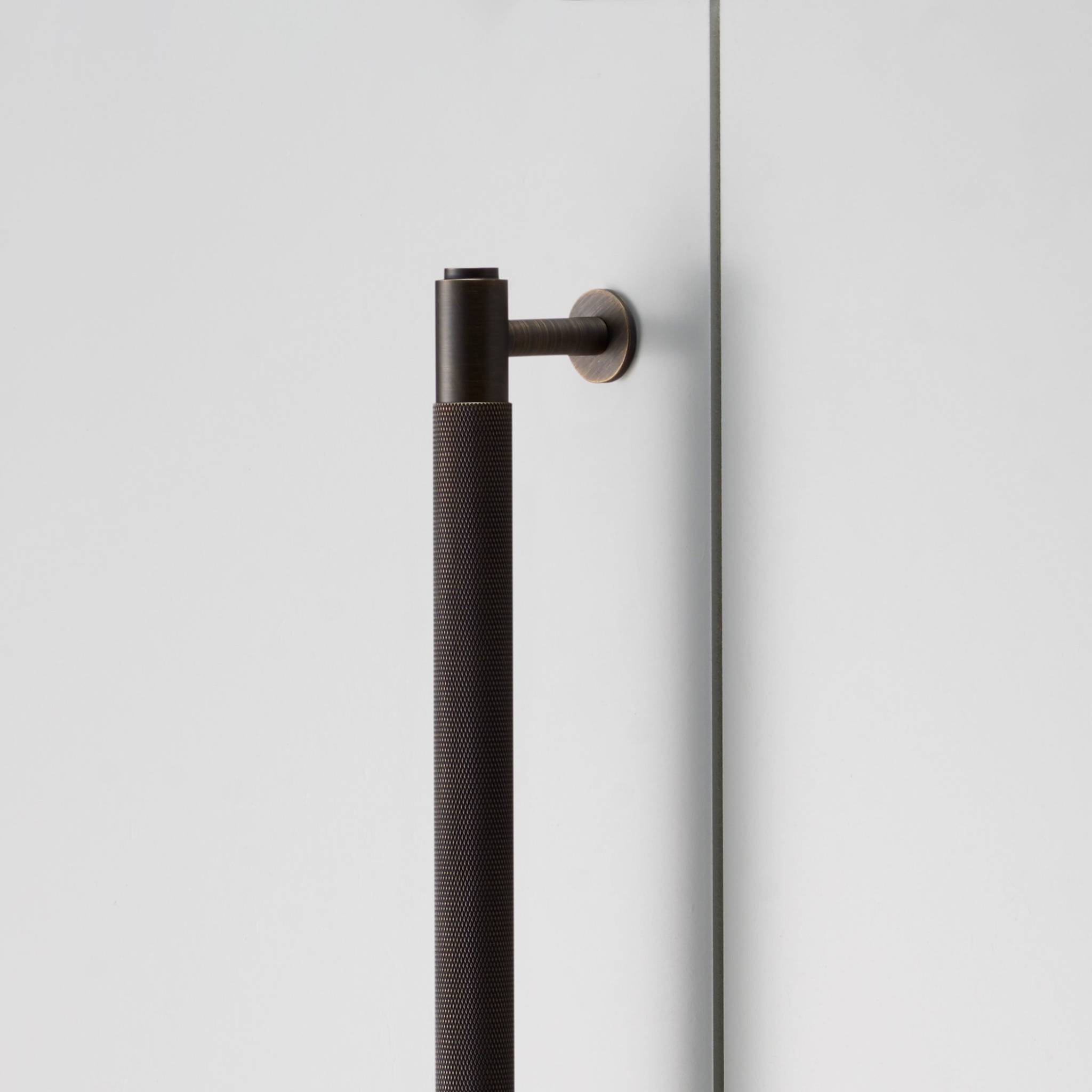 #Finish_SMOKED BRONZE